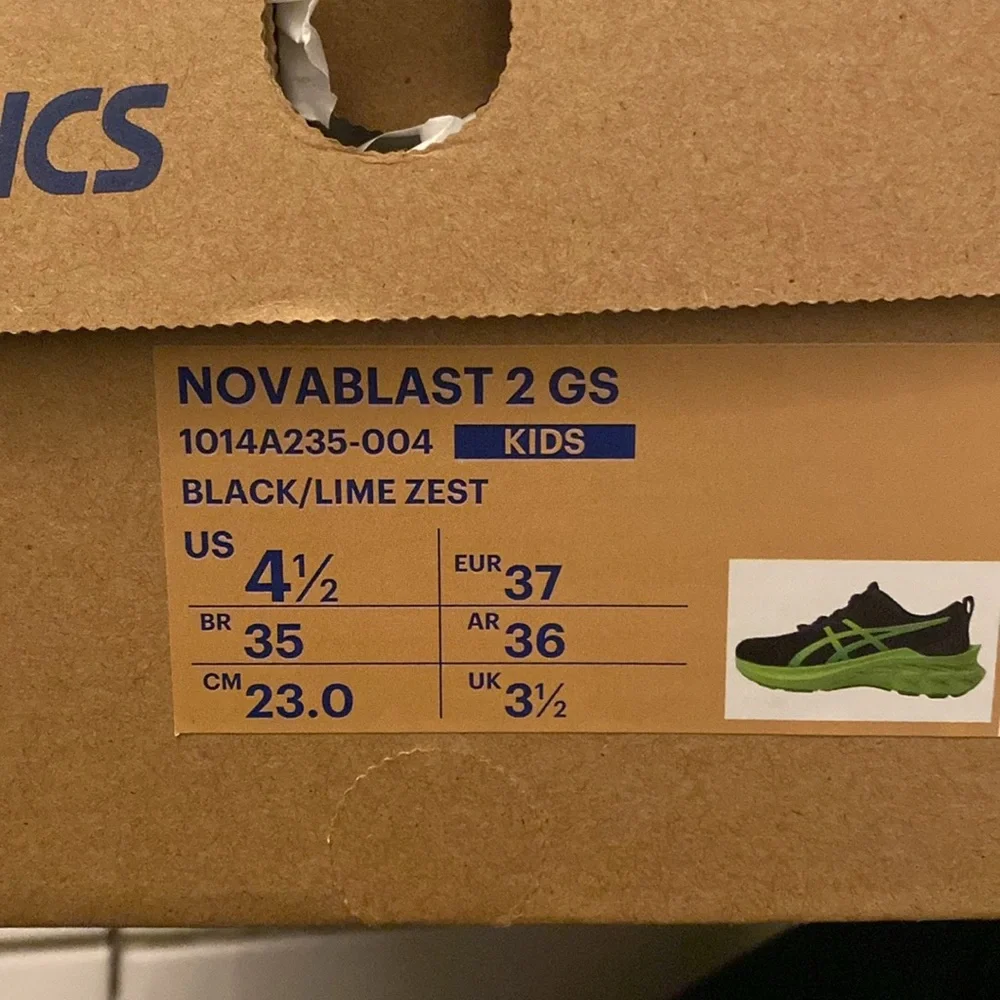 ASIC Novablast - kids - 4.5 - Picture 2 of 3